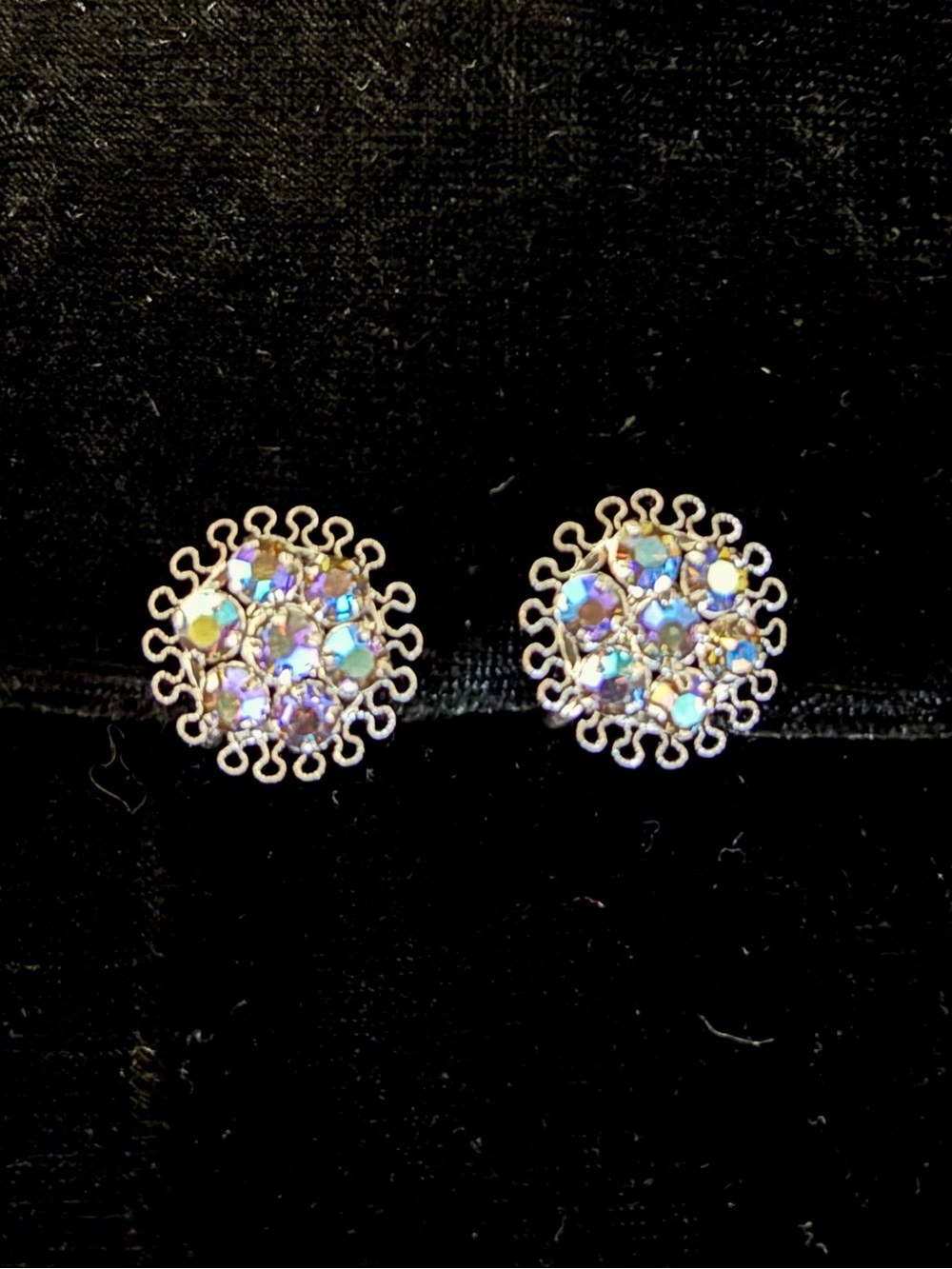 VINTAGE Sign SARAH COVENTRY STERLING 925 Aurora Crystal Filigree Clip On Earring